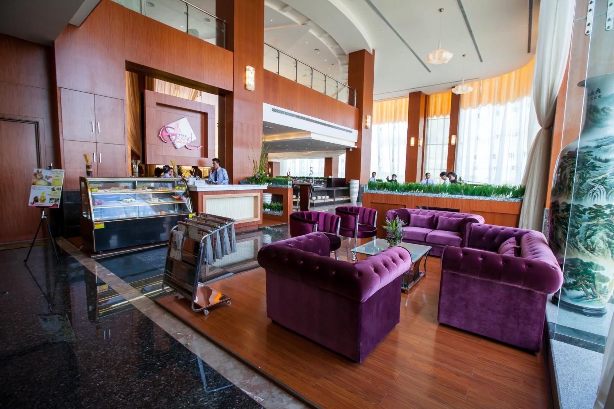 Meritz Hotel Мири Экстерьер фото