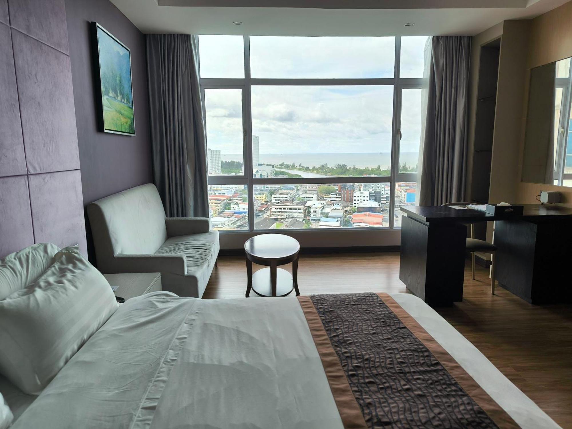 Meritz Hotel Мири Экстерьер фото