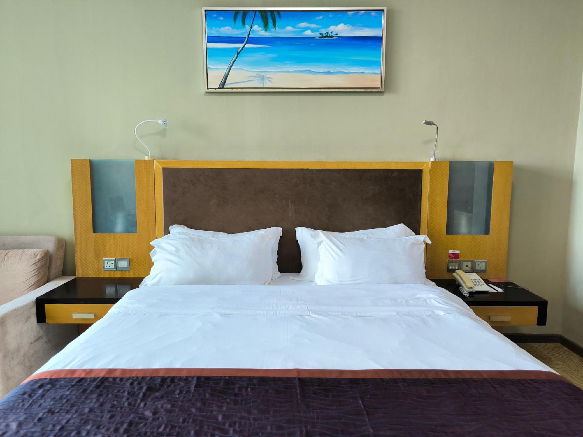 Meritz Hotel Мири Экстерьер фото