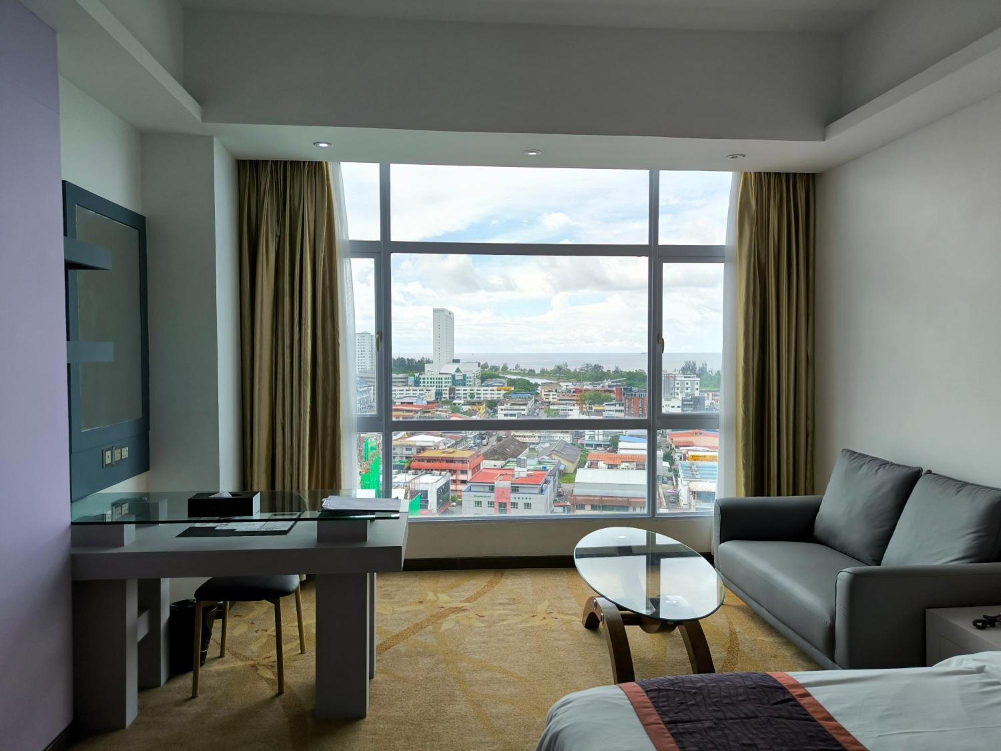 Meritz Hotel Мири Экстерьер фото