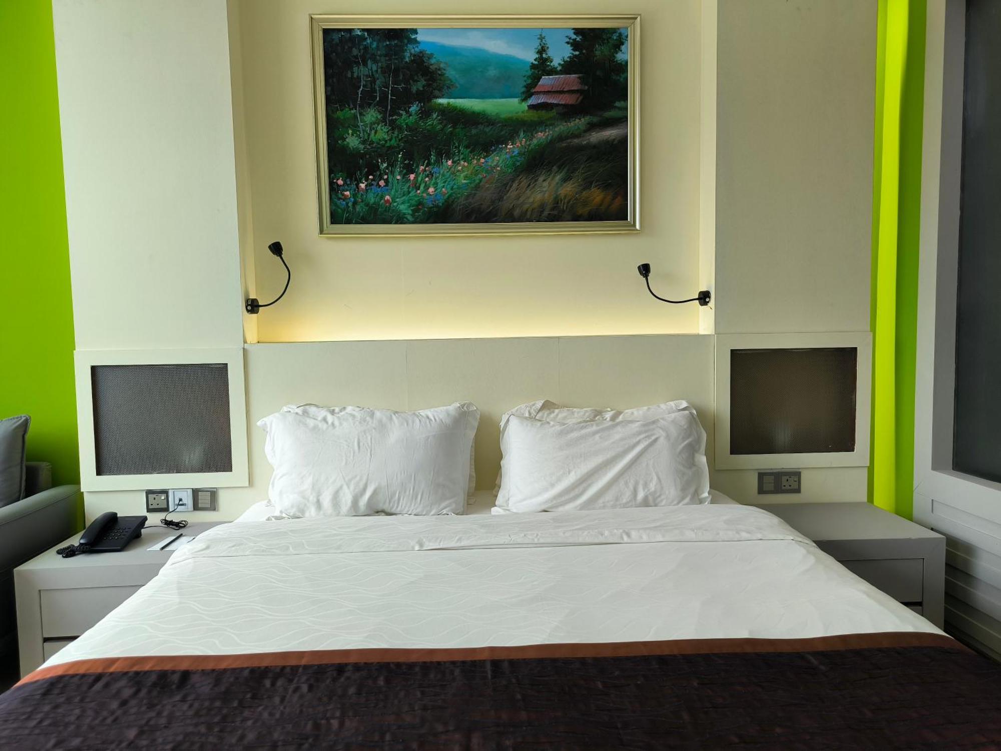 Meritz Hotel Мири Экстерьер фото