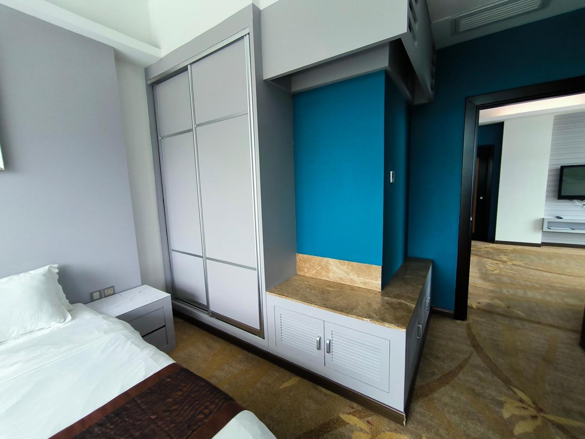 Meritz Hotel Мири Экстерьер фото