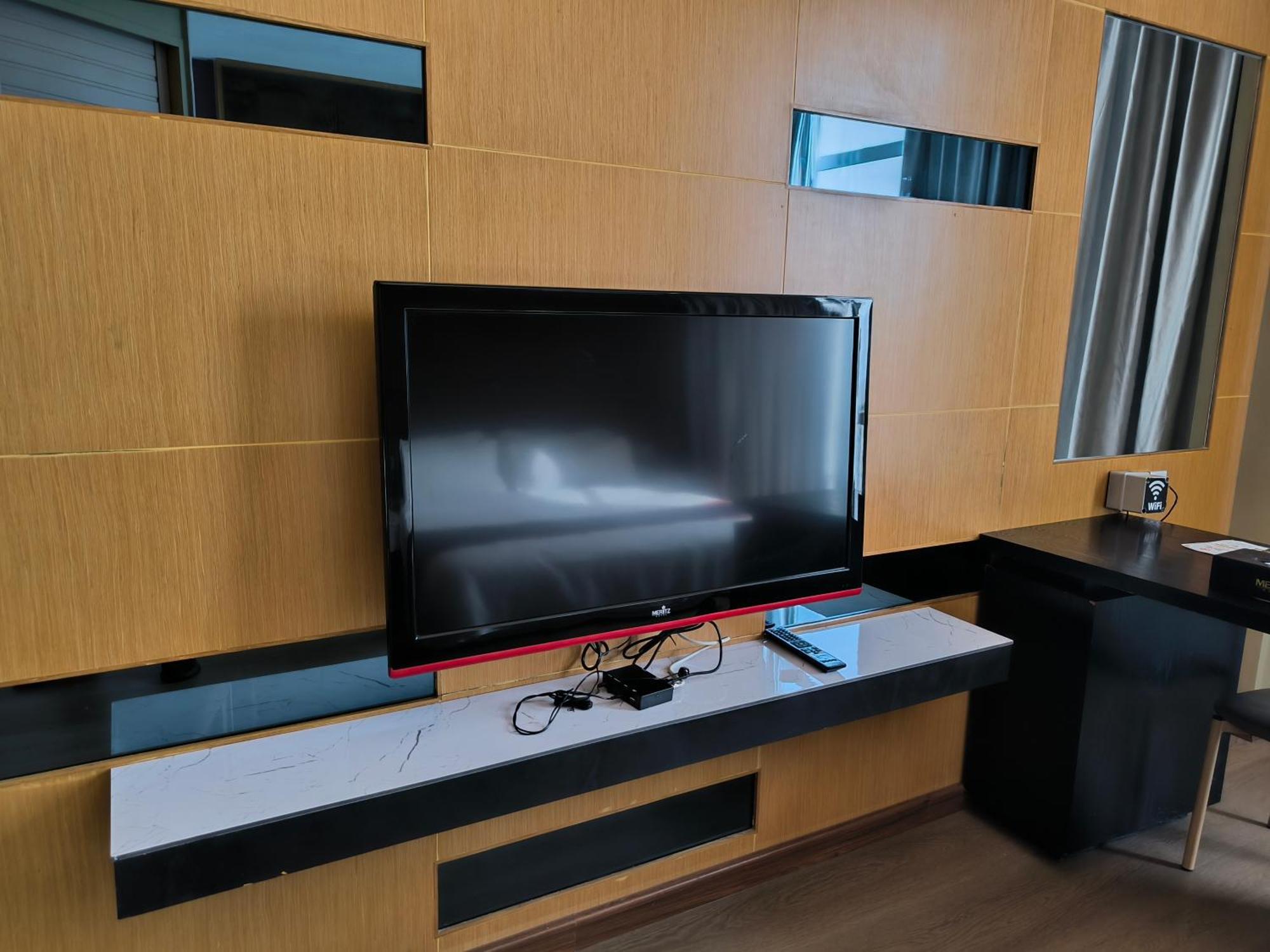 Meritz Hotel Мири Экстерьер фото