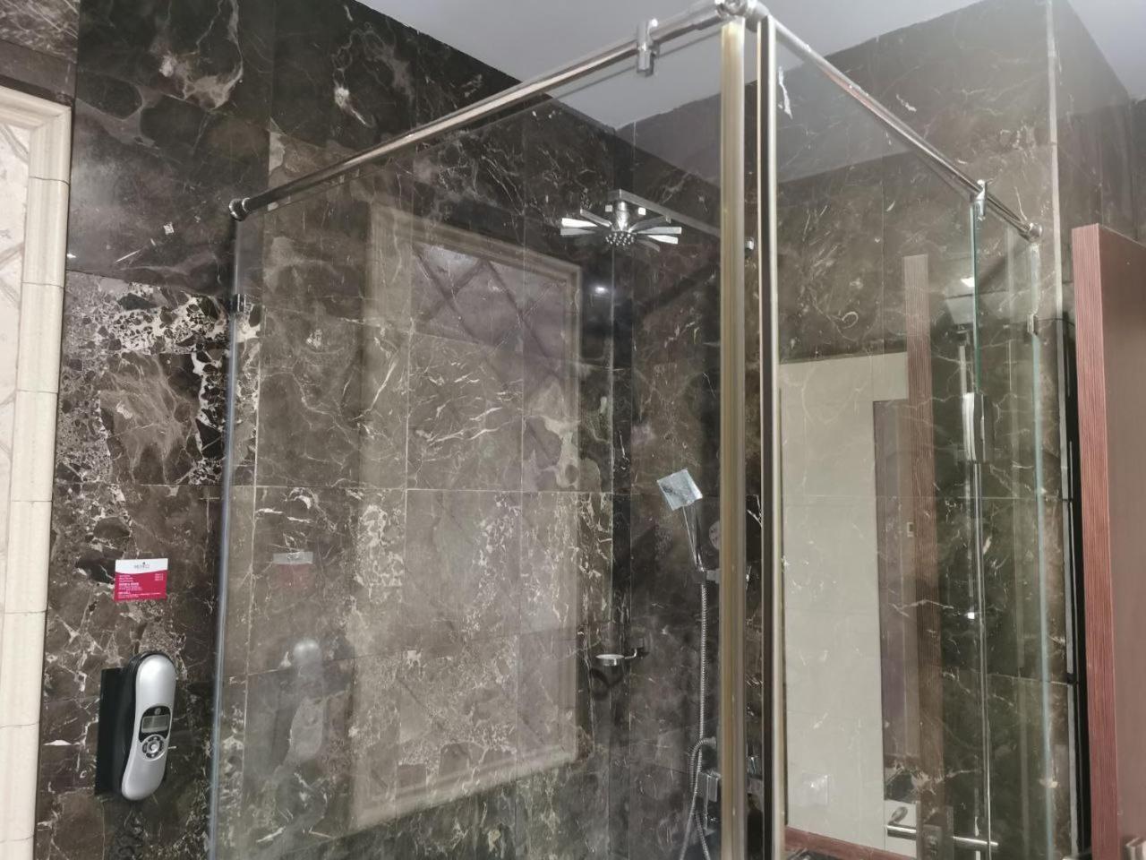 Meritz Hotel Мири Экстерьер фото