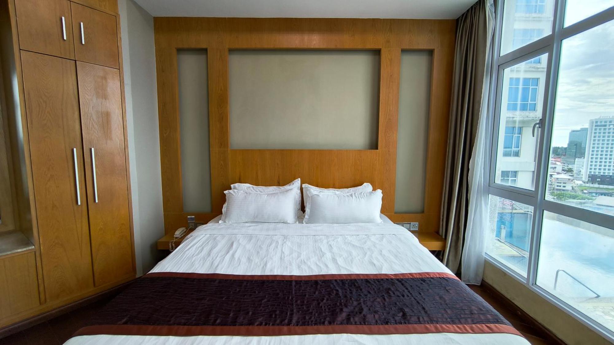 Meritz Hotel Мири Экстерьер фото