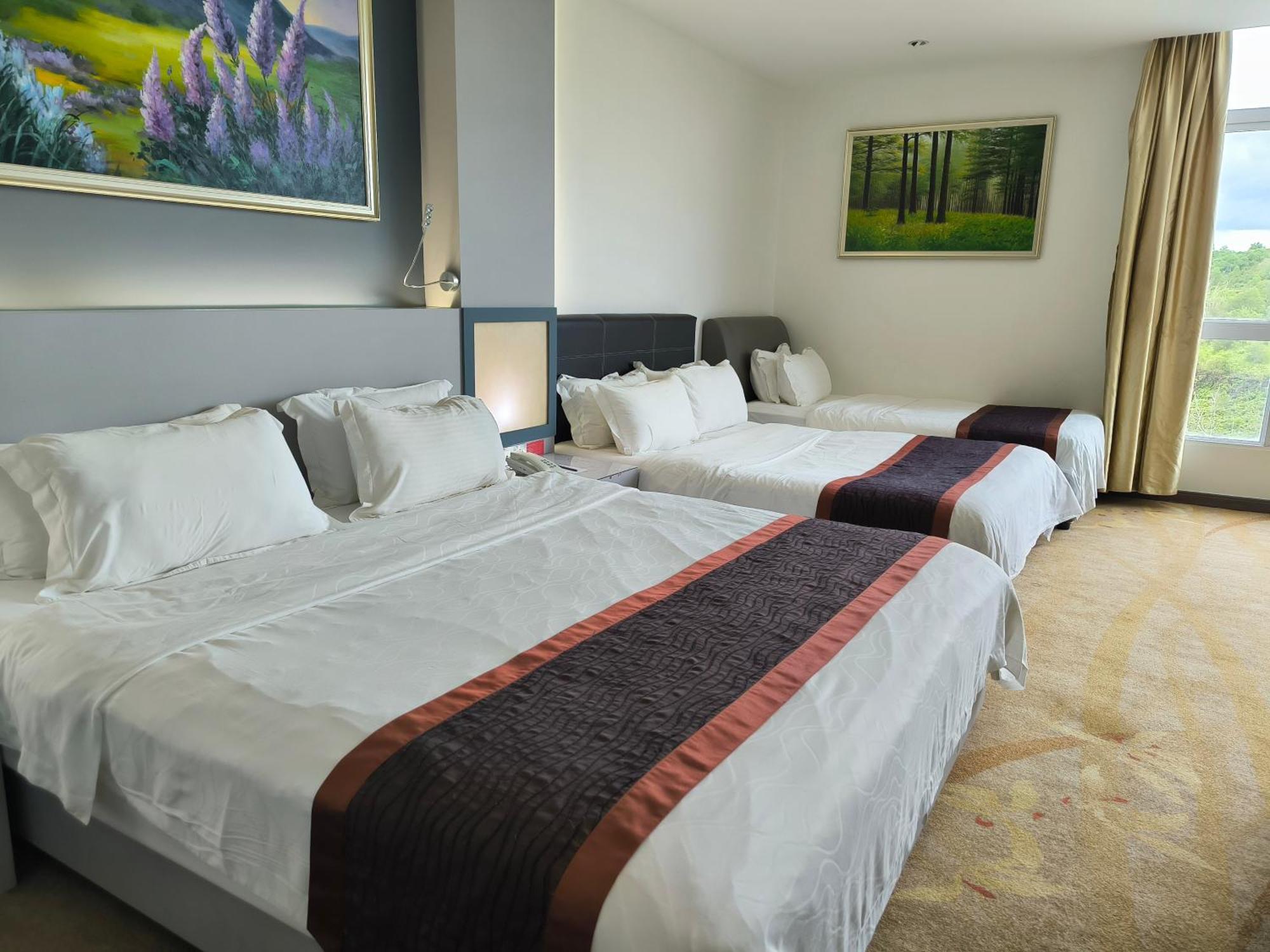 Meritz Hotel Мири Экстерьер фото