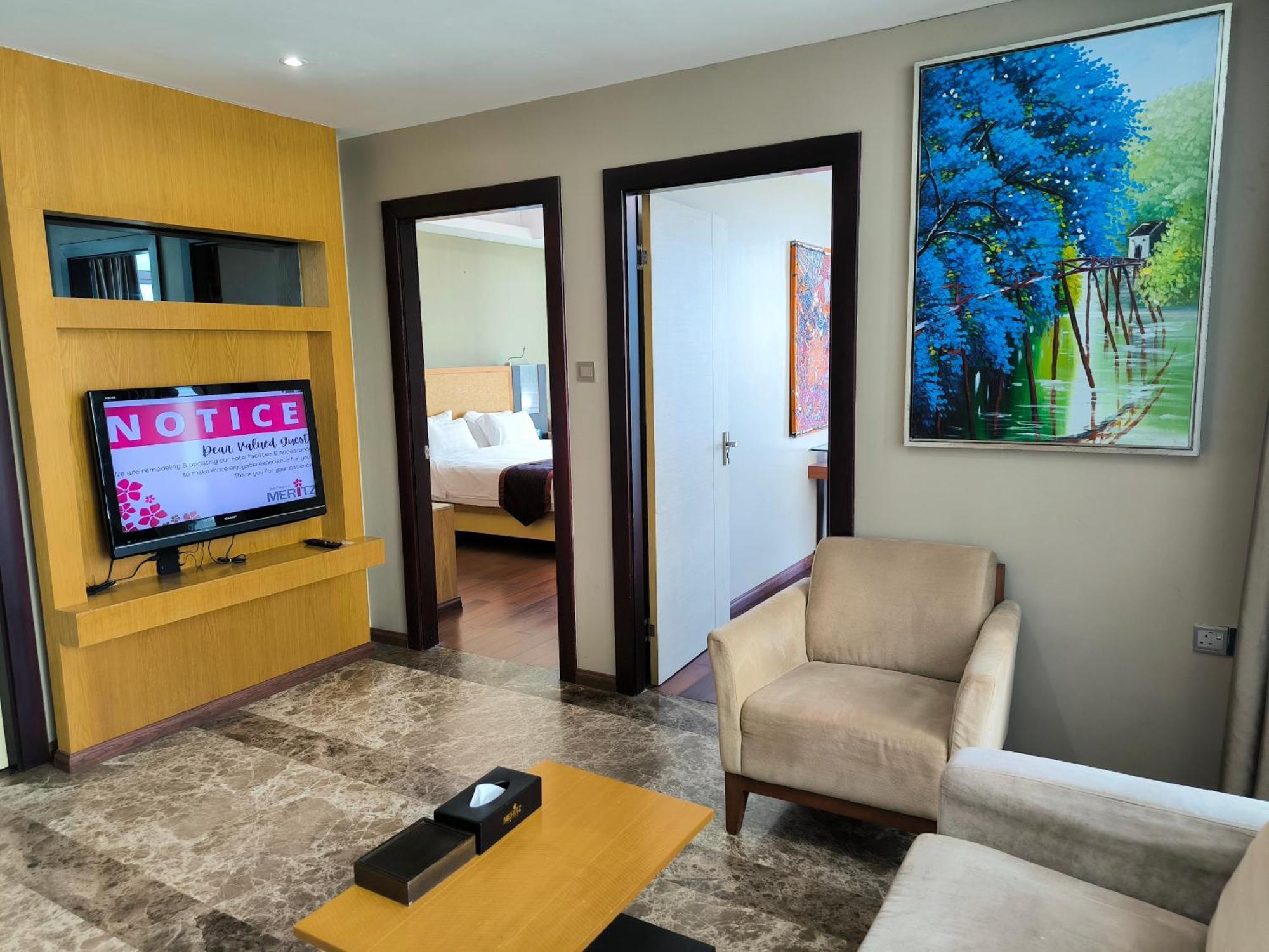 Meritz Hotel Мири Экстерьер фото