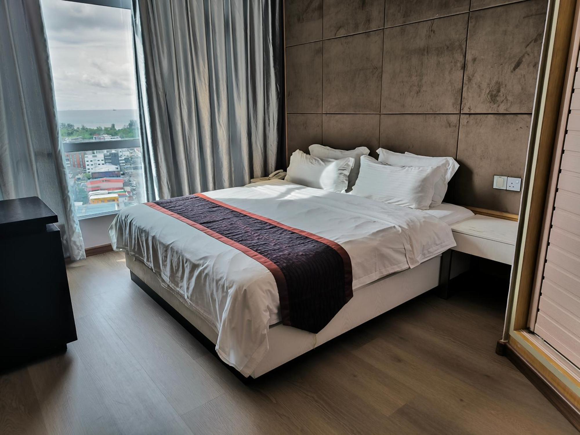 Meritz Hotel Мири Экстерьер фото