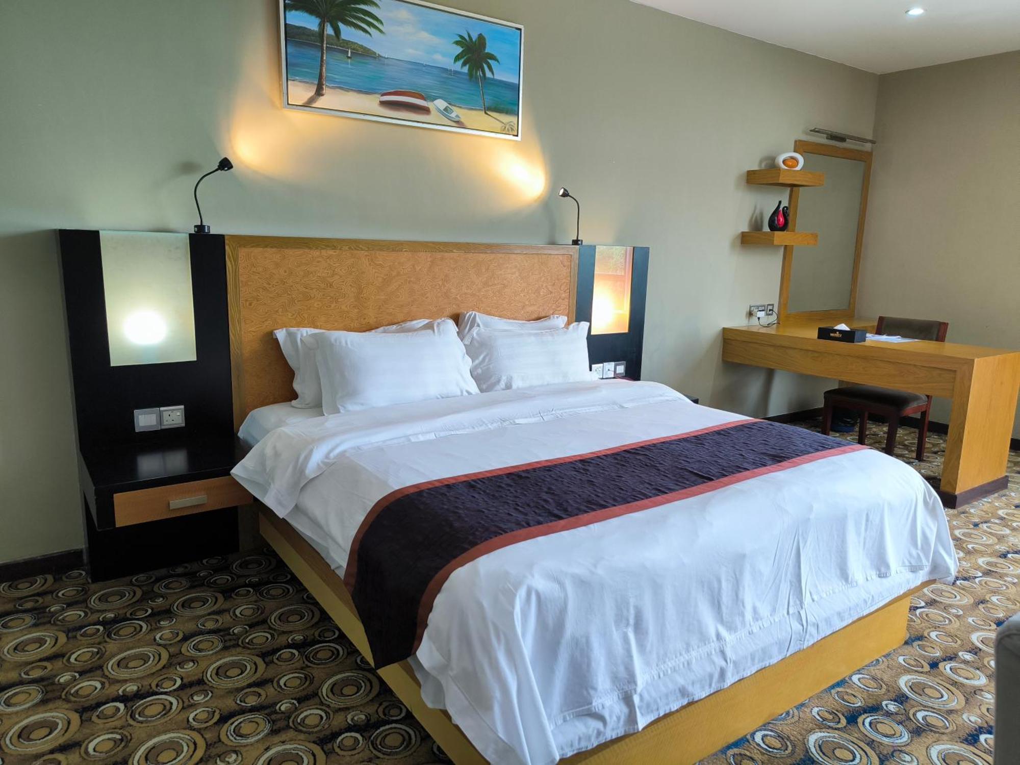 Meritz Hotel Мири Экстерьер фото