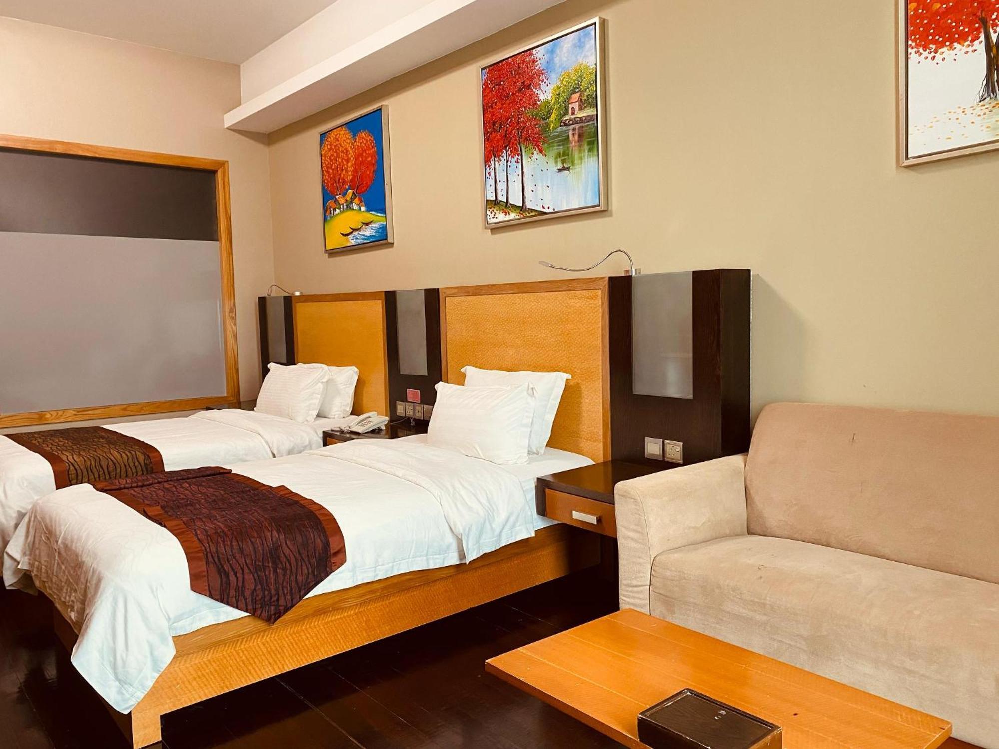 Meritz Hotel Мири Экстерьер фото