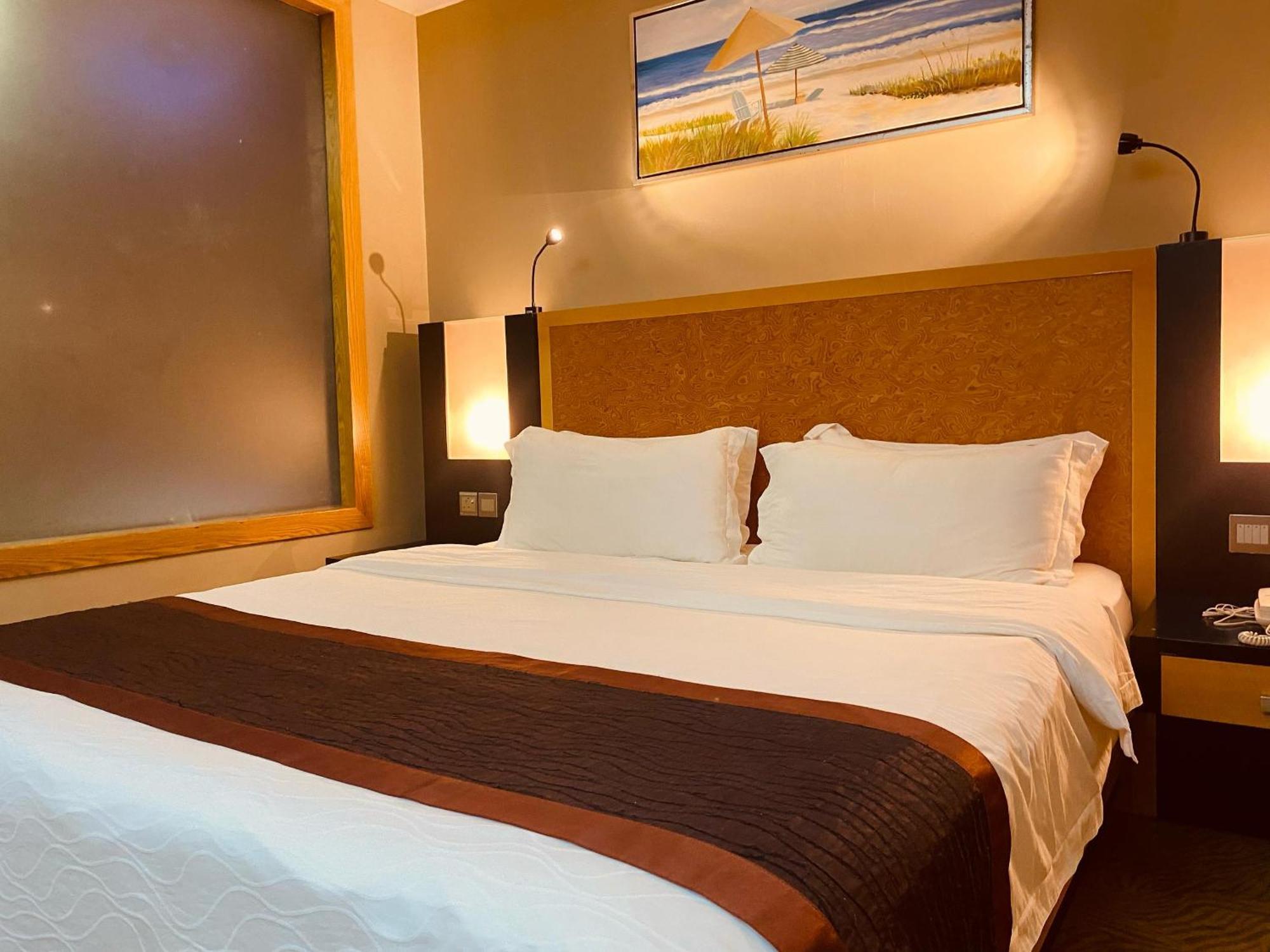 Meritz Hotel Мири Экстерьер фото