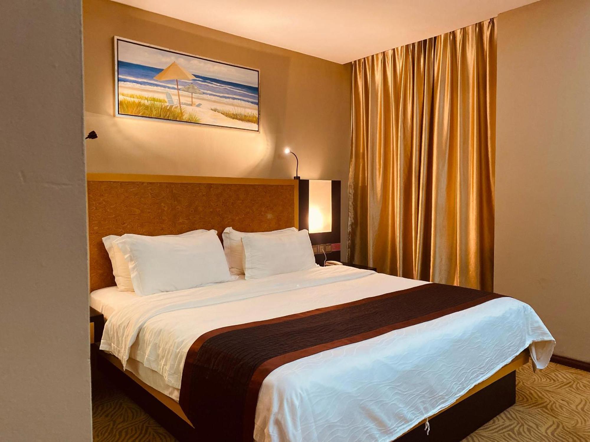 Meritz Hotel Мири Экстерьер фото